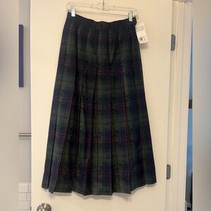 Women’s Vintage Pendleton 100% Wool Pleated Plaid Midi Skirt size 8 NWT!
